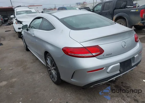 2017 Mercedes-Benz C 300 из США, поврежденный, VIN WDDWJ4JB2HF413714